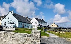 Bru Radharc Na Mara - Sea View Hostel